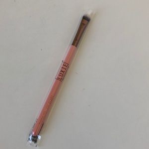 Luxie eye shadow brush